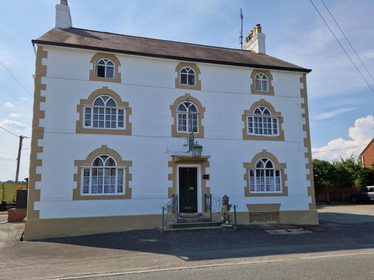 Отель Ty Llew Llandysilio Экстерьер фото
