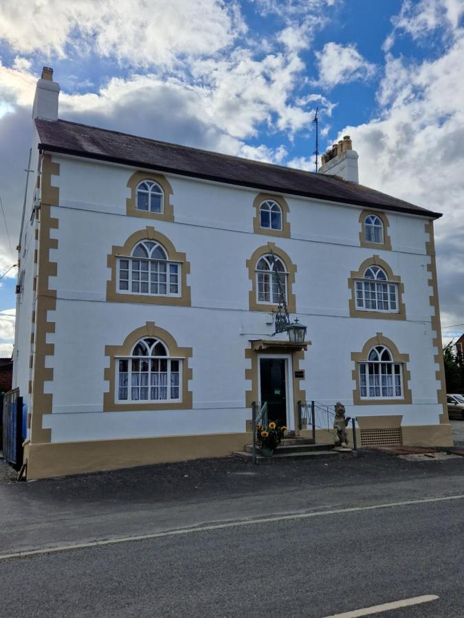 Отель Ty Llew Llandysilio Экстерьер фото