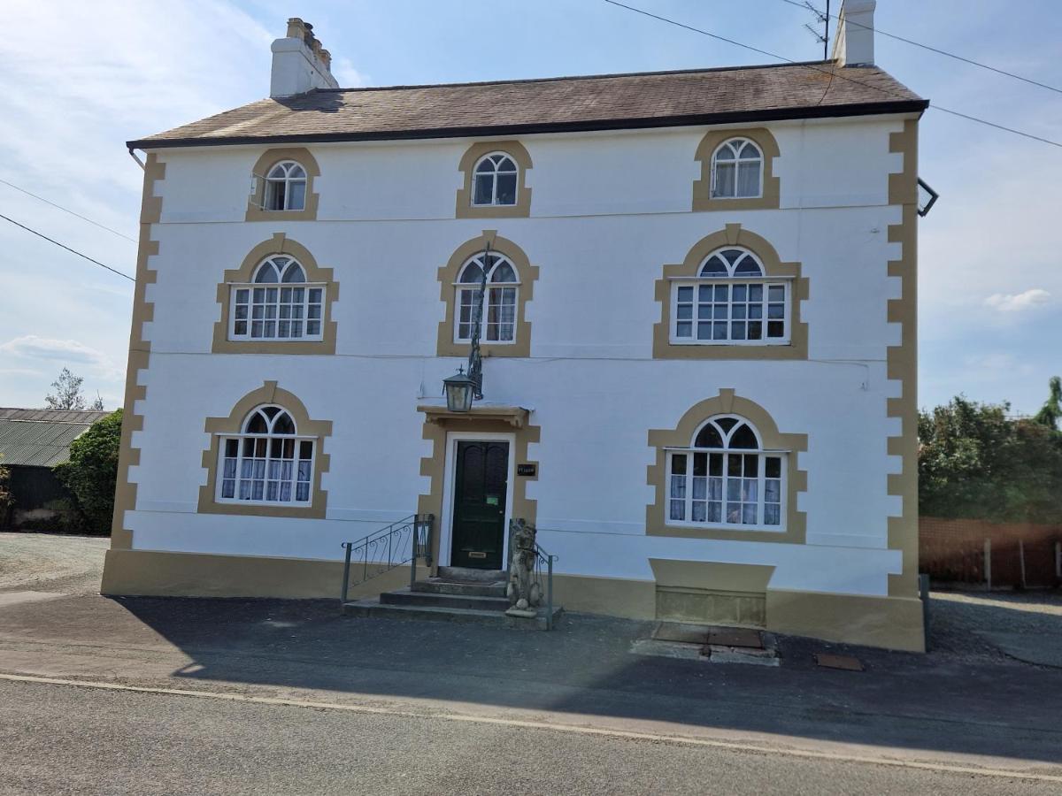 Отель Ty Llew Llandysilio Экстерьер фото